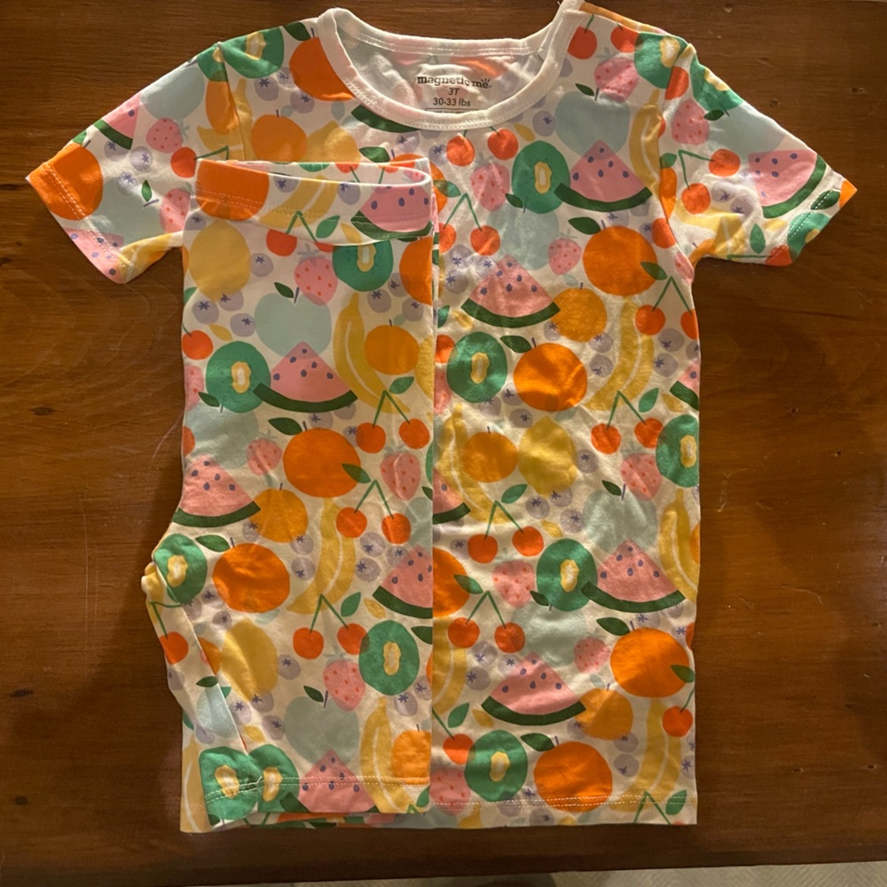 Magnetic Me Short Sleeve & Shorts Pajamas 3T